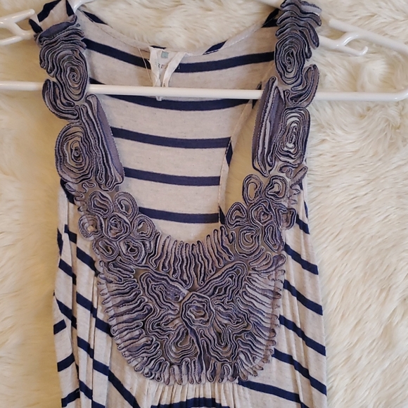 Top - Picture 2 of 2